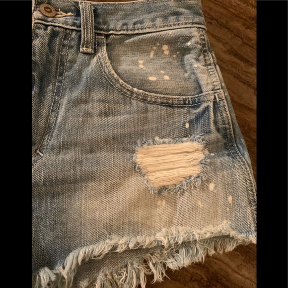 HOLLISTER CALIF DISTRESSED HIGH RISE SHORTS 3 26W - Picture 2 of 8